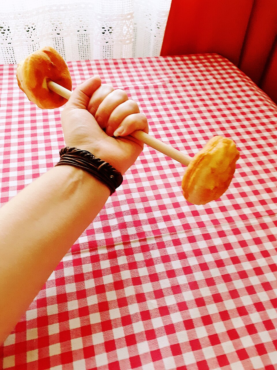 Petulla shqiptare të shërbyera në një pjatë