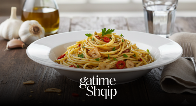 Makarona me Hudhër dhe Vaj – Recetë Super e Shpejtë për Student